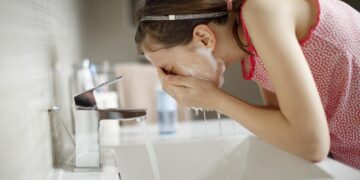 Facial Exercises for Skin Tone in the Morning  4