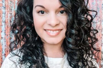 Curly 2B: Embracing and Styling Your Natural Curls 3